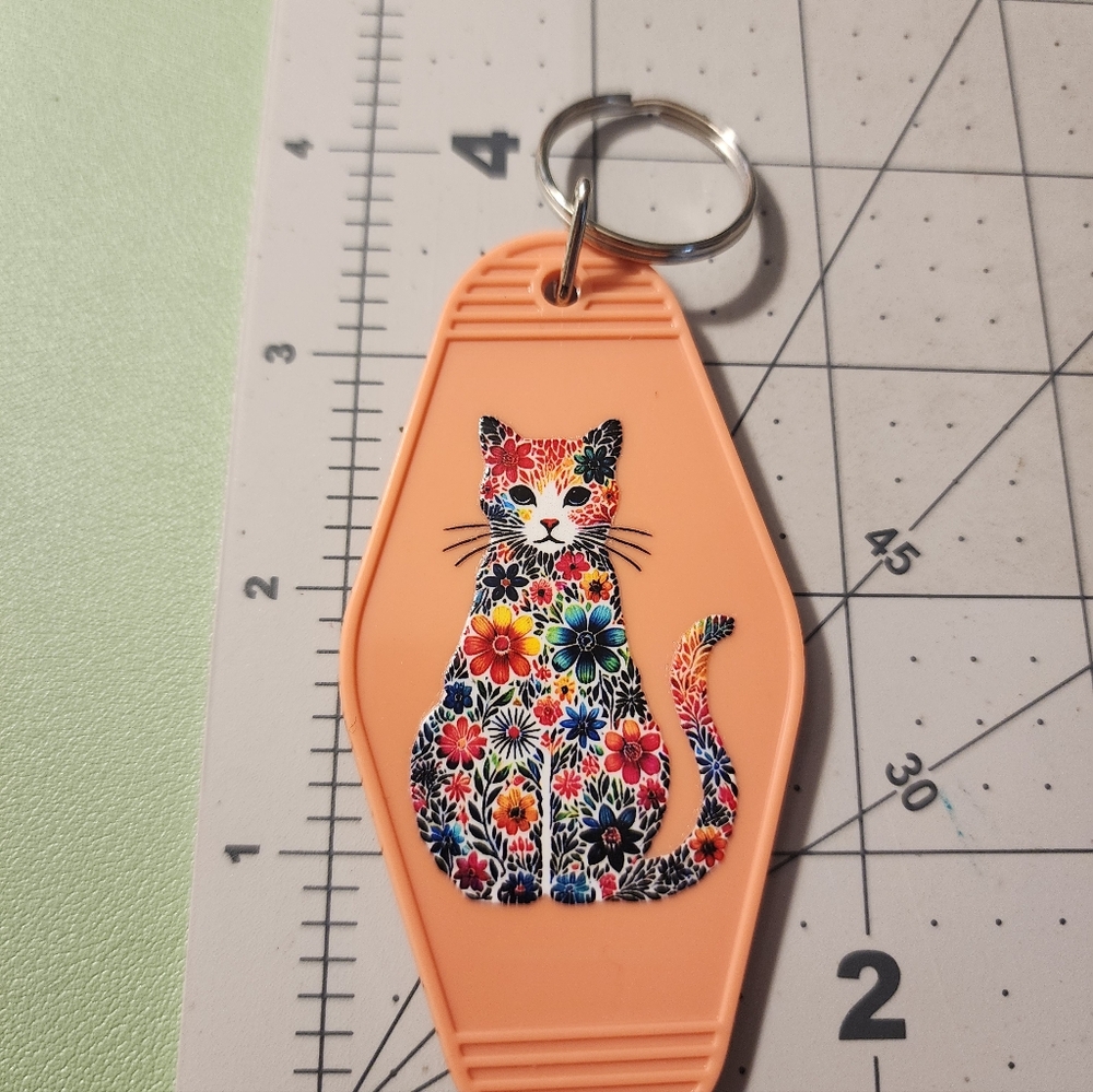 Floral Cat Keychain - Picture 3 of 3